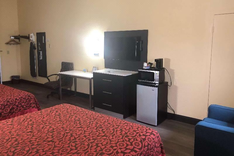 Photo of Livingroom in Grove City