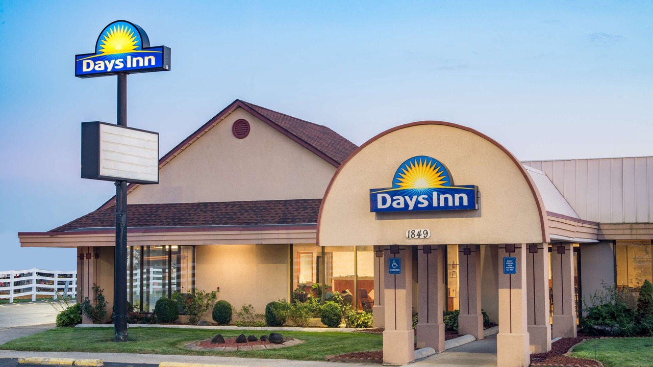 Photo of Buildings in Grove City