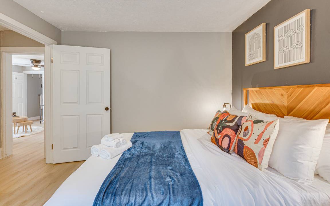 Photo of Bedroom in Downtown Akron