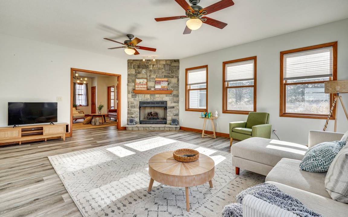 Photo of Livingroom in Pataskala