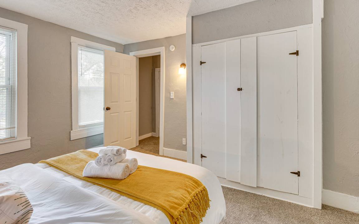 Photo of Bedroom in Downtown Akron