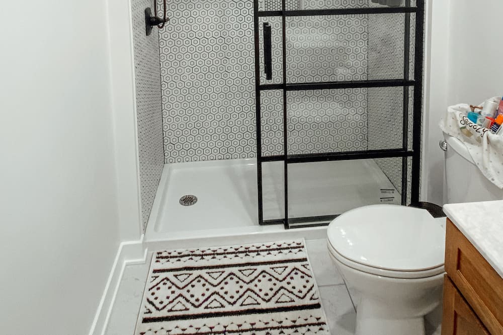Photo of Bathroom in Bowling Green