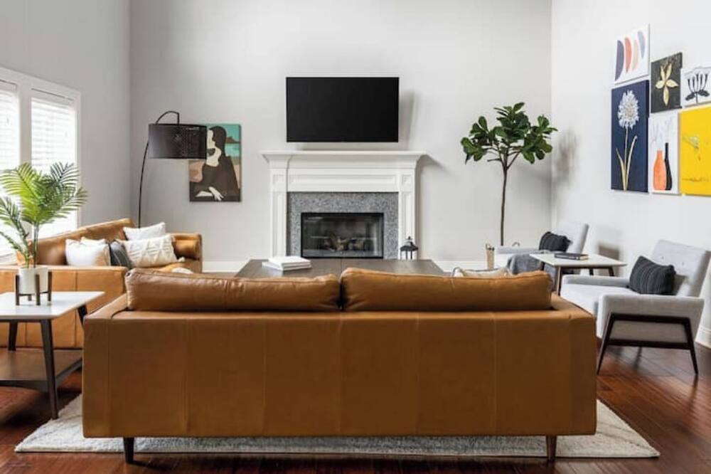Photo of Livingroom in Northwest Columbus
