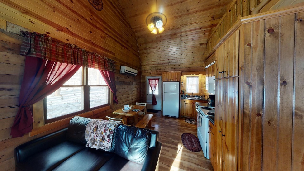 Photo of Livingroom in McArthur