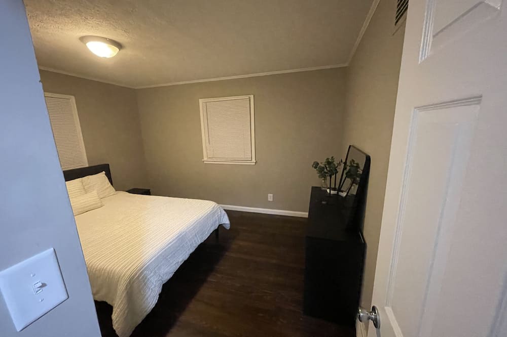 Photo of Bedroom in Middletown