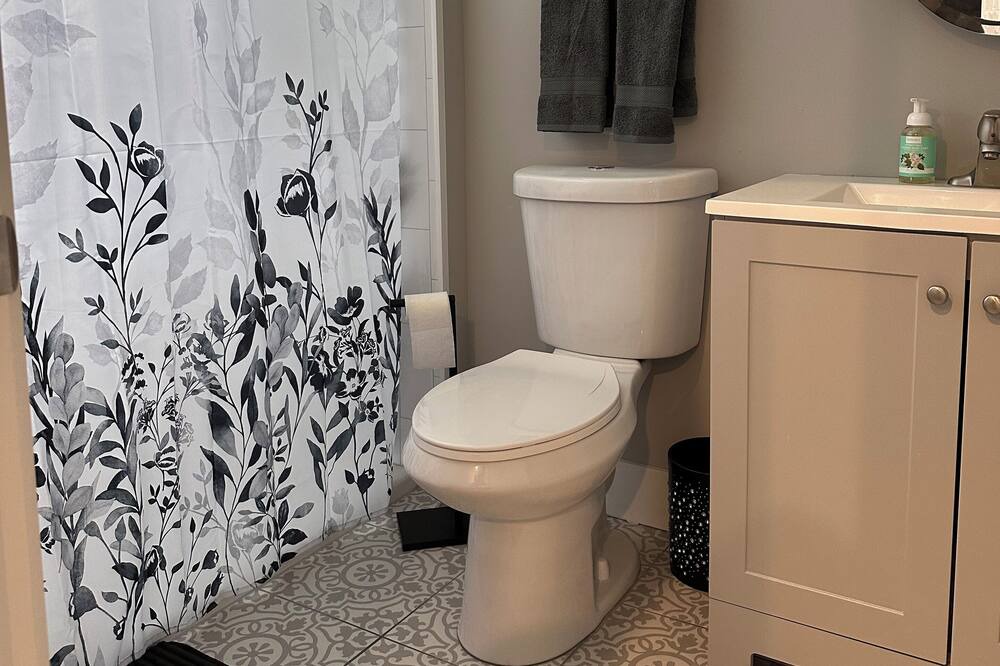 Photo of Bathroom in Lindenwald
