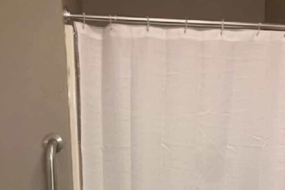 Photo of Bathroom in Newark