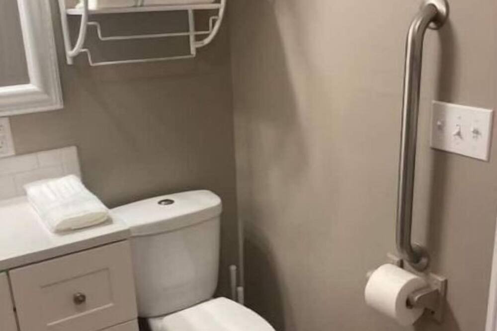 Photo of Bathroom in Newark