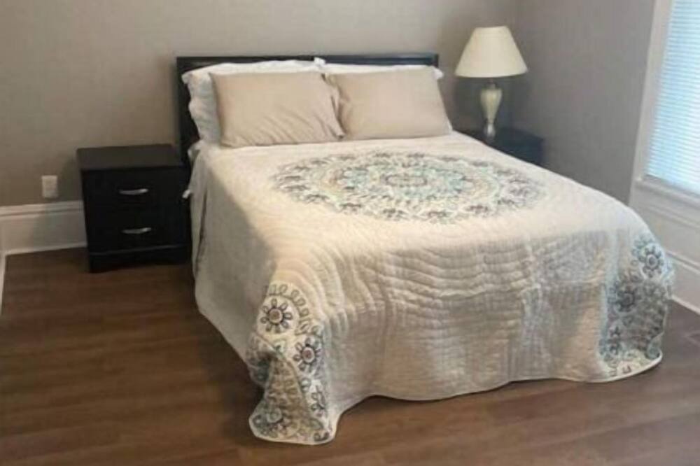 Photo of Bedroom in Newark