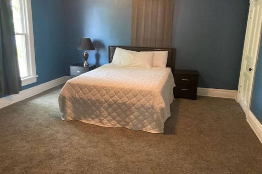 Photo of Bedroom in Newark