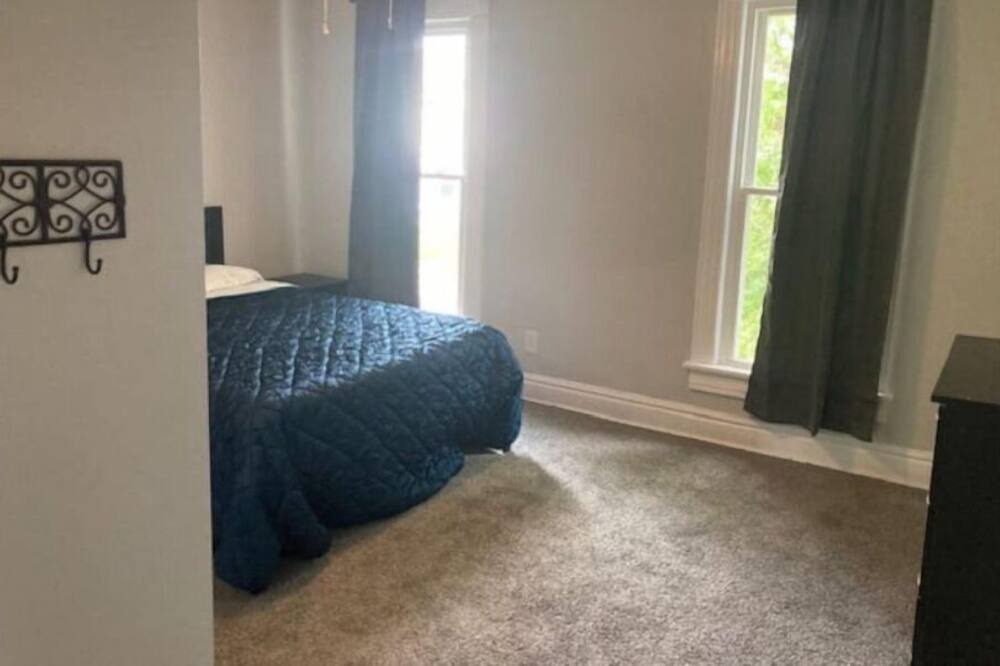 Photo of Bedroom in Newark