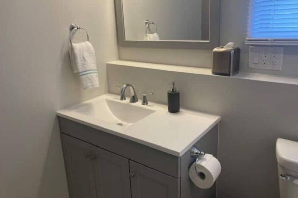 Photo of Bathroom in Newark
