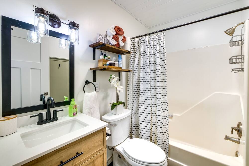 Photo of Bathroom in Sugarcreek