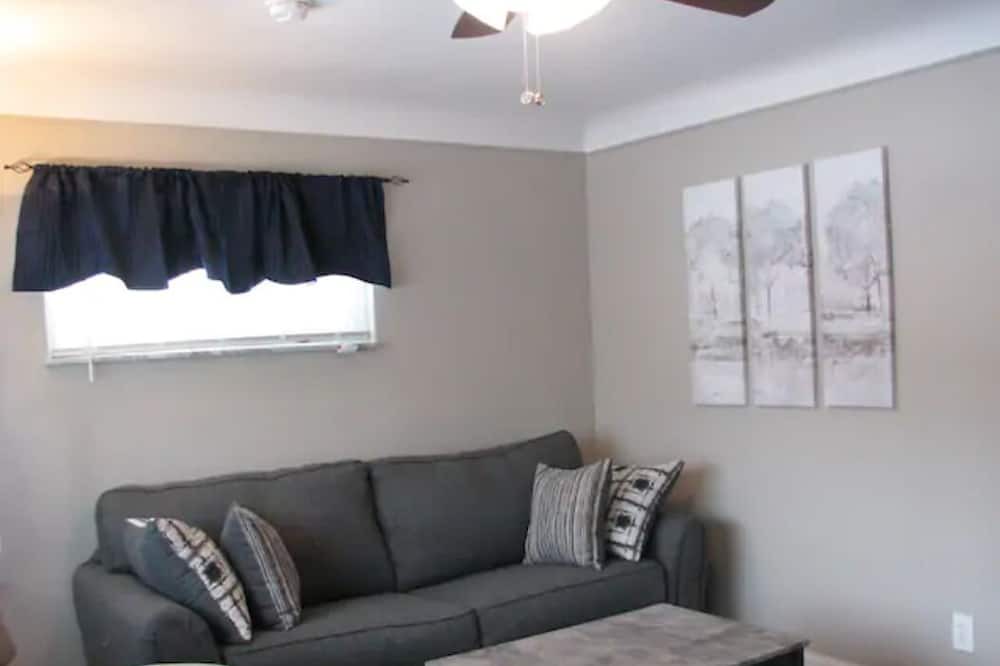 Photo of Livingroom in Mount Saint Joseph
