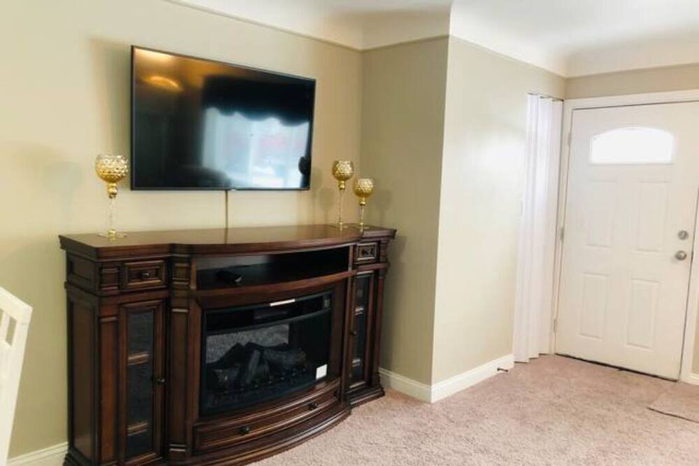 Photo of Bedroom in Mount Saint Joseph