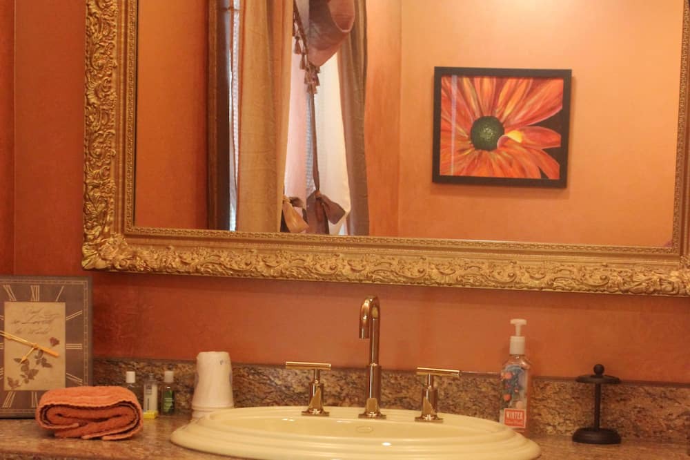 Photo of Bathroom in Sardis