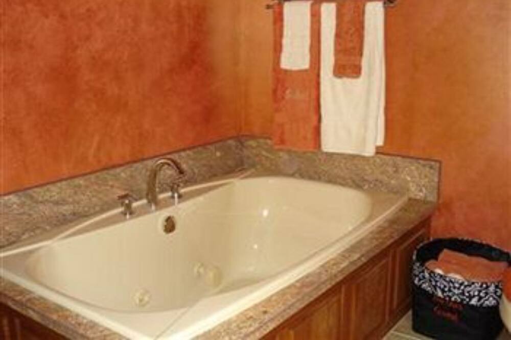 Photo of Bathroom in Sardis