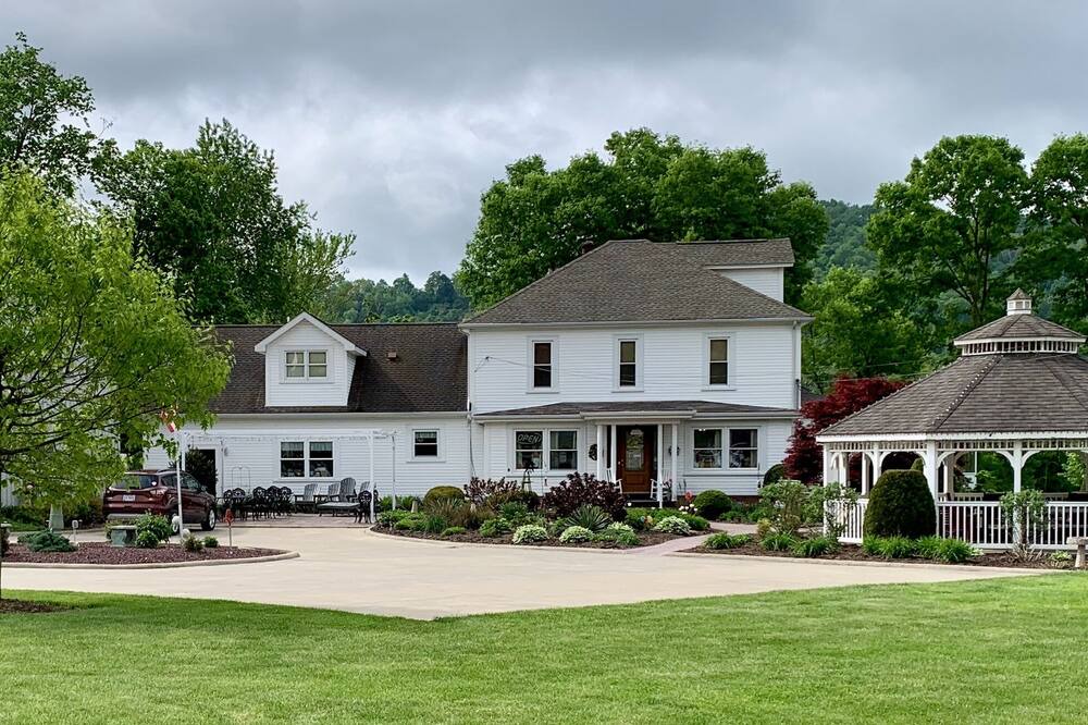 Photo of Outdoor in Sardis
