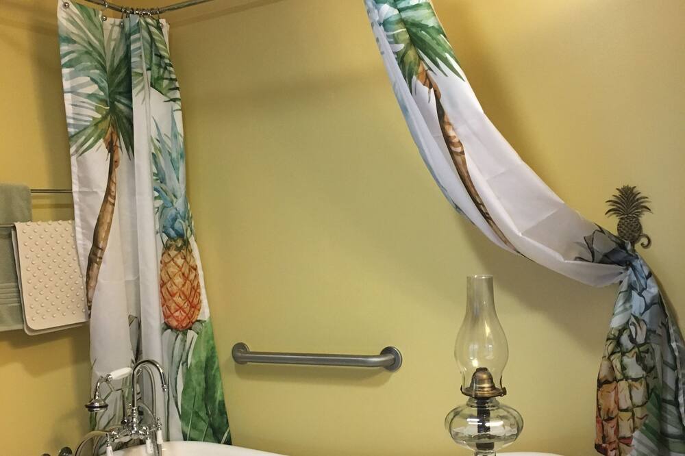 Photo of Bathroom in Sardis