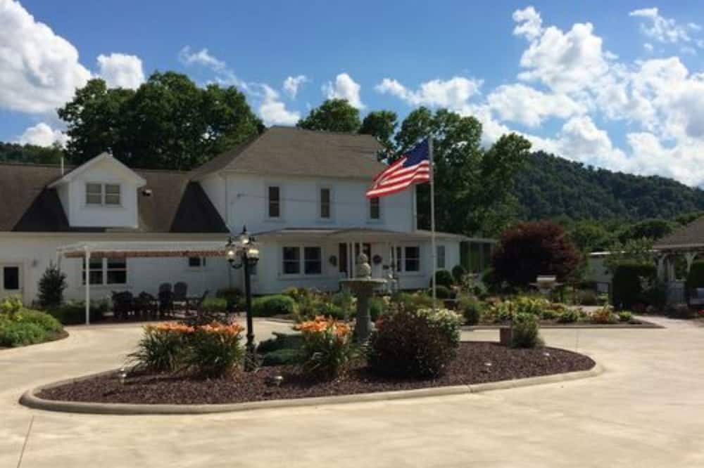 Photo of Outdoor in Sardis