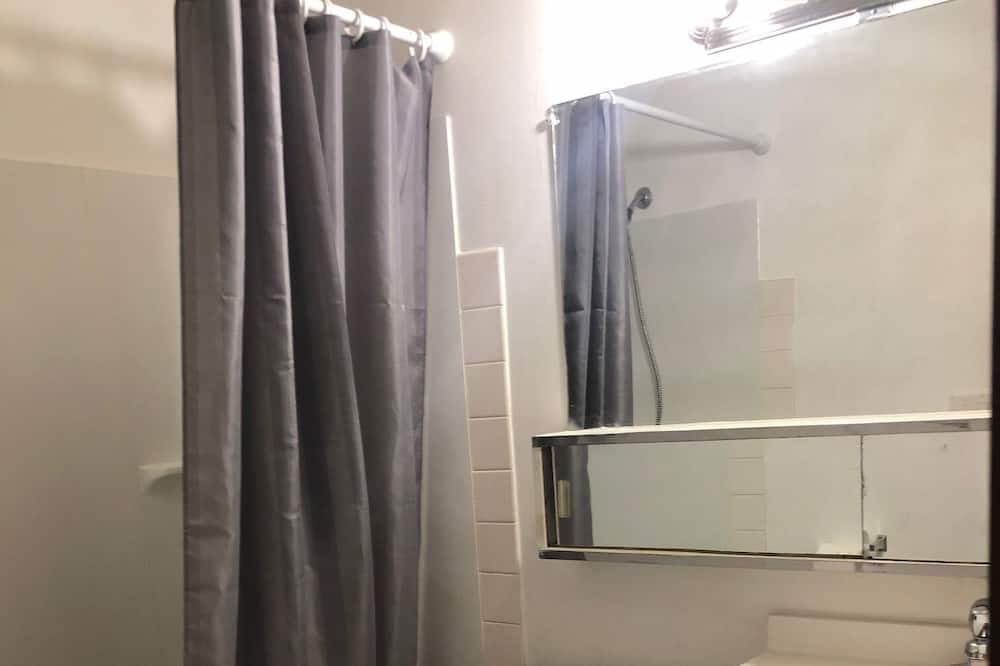 Photo of Bedroom in Maple Heights