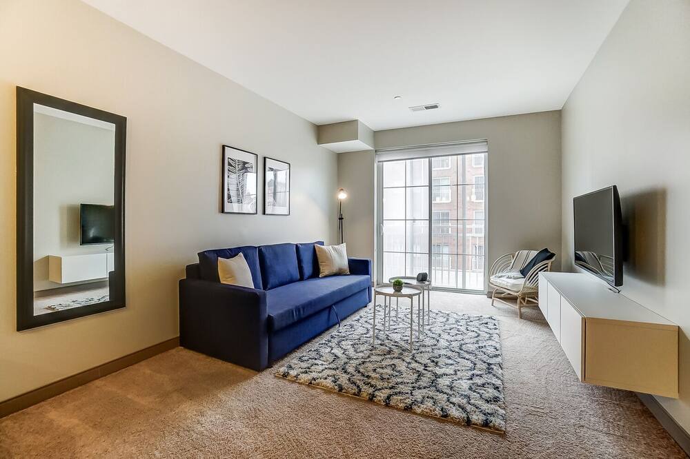 Photo of Livingroom in Scioto Mile
