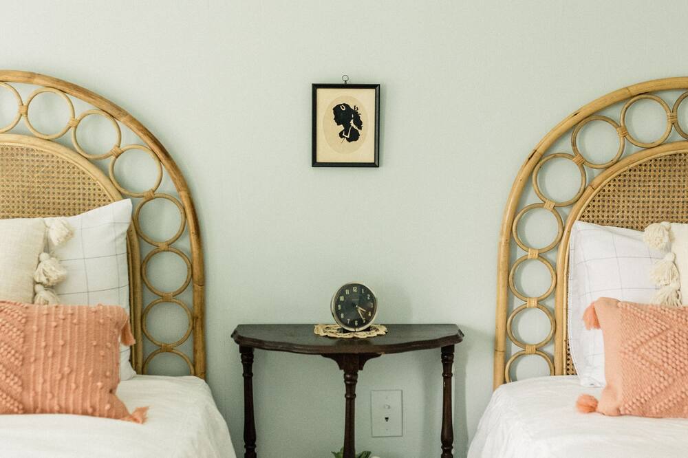 Photo of Bedroom in Beach City