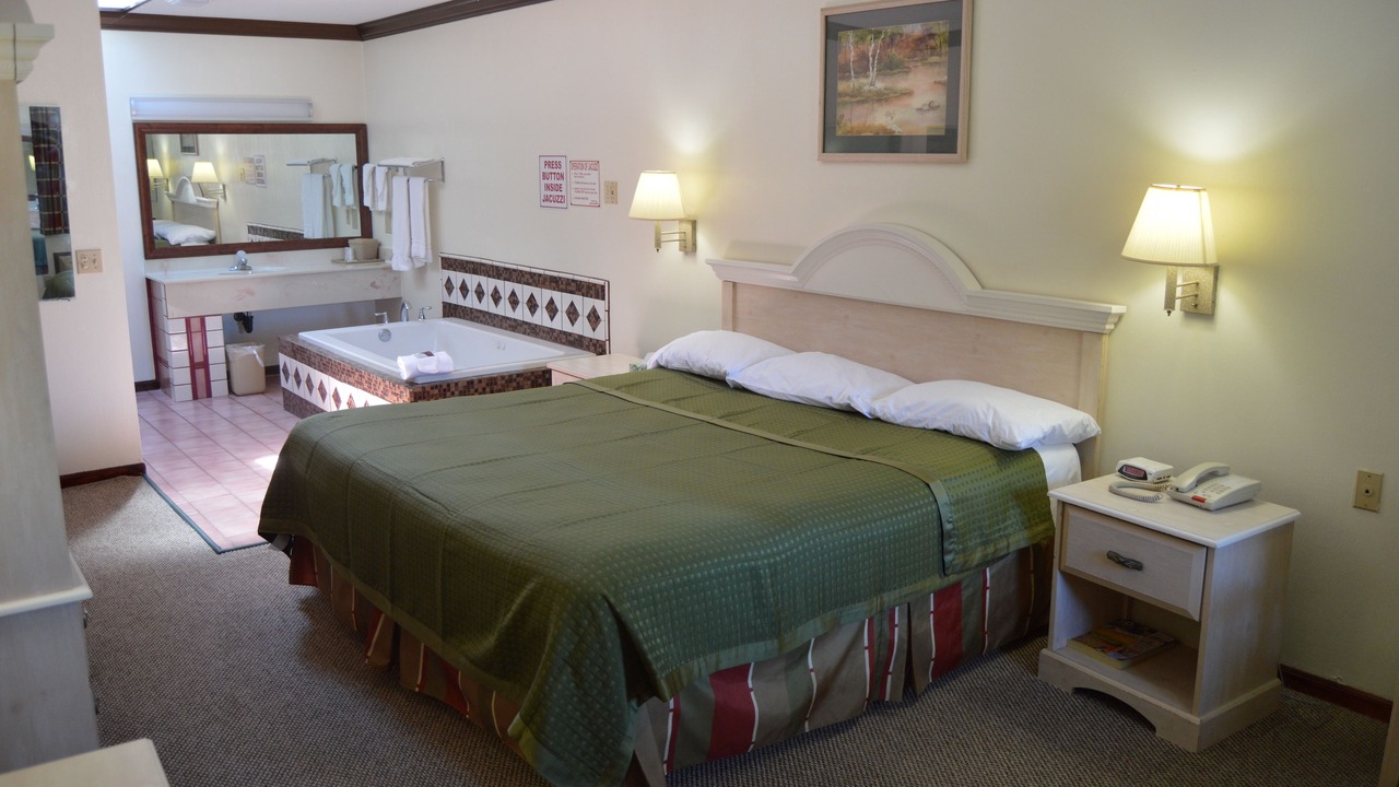 Photo of Bedroom in Cuyahoga Falls