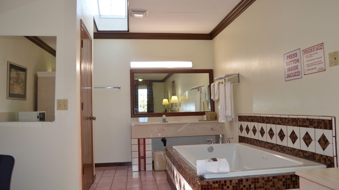 Photo of Bedroom in Cuyahoga Falls