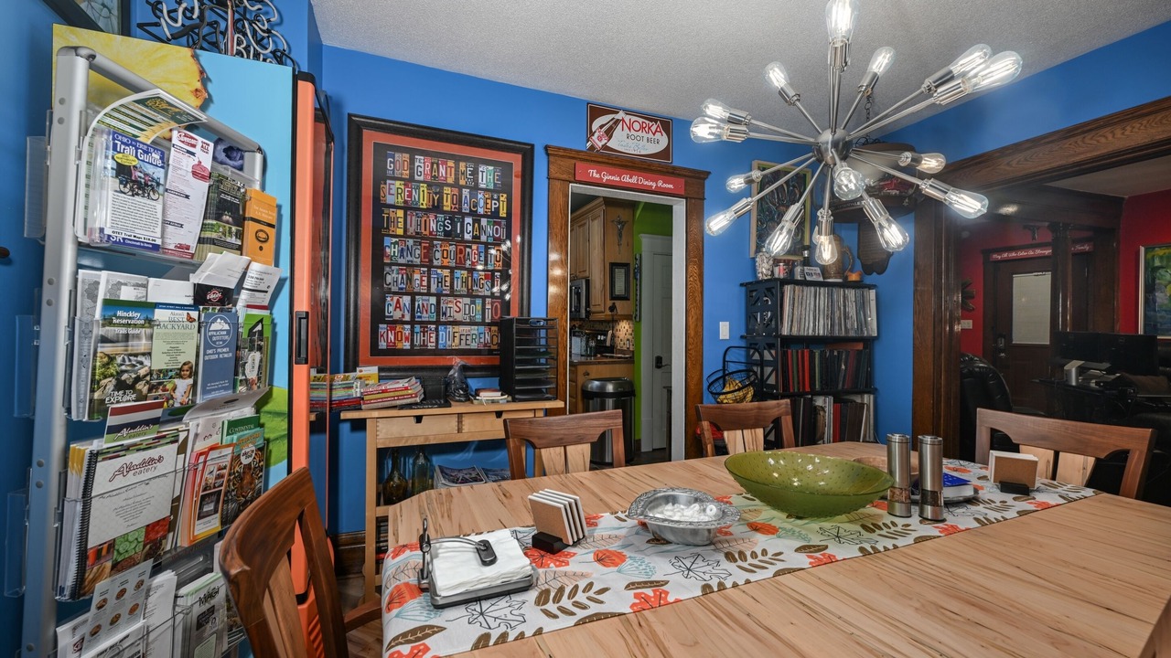 Photo of Livingroom in Highland Square
