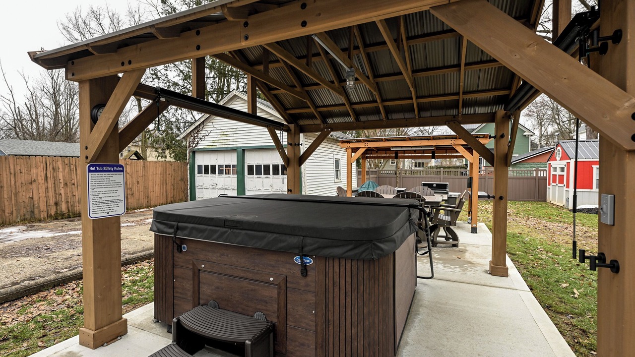 Photo of Outdoor in Highland Square