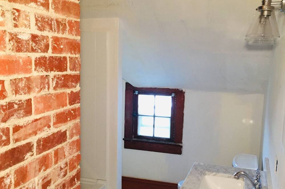 Photo of Bathroom in Millersport