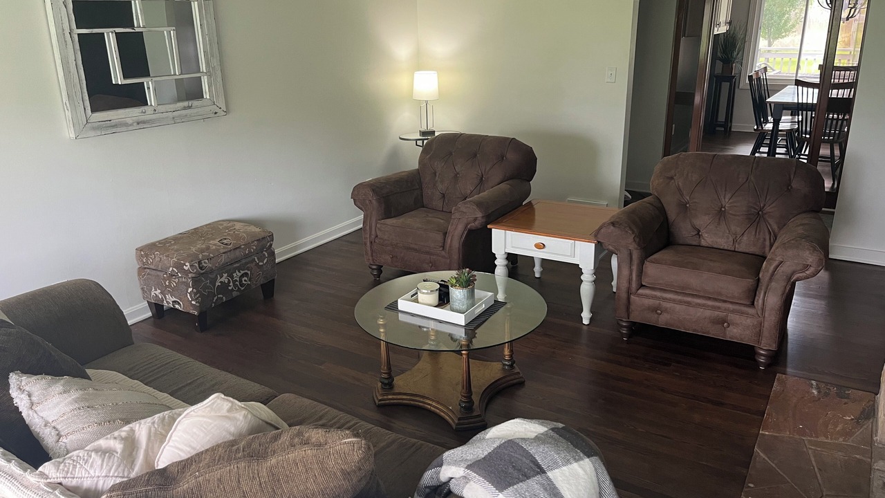 Photo of Livingroom in North Canton