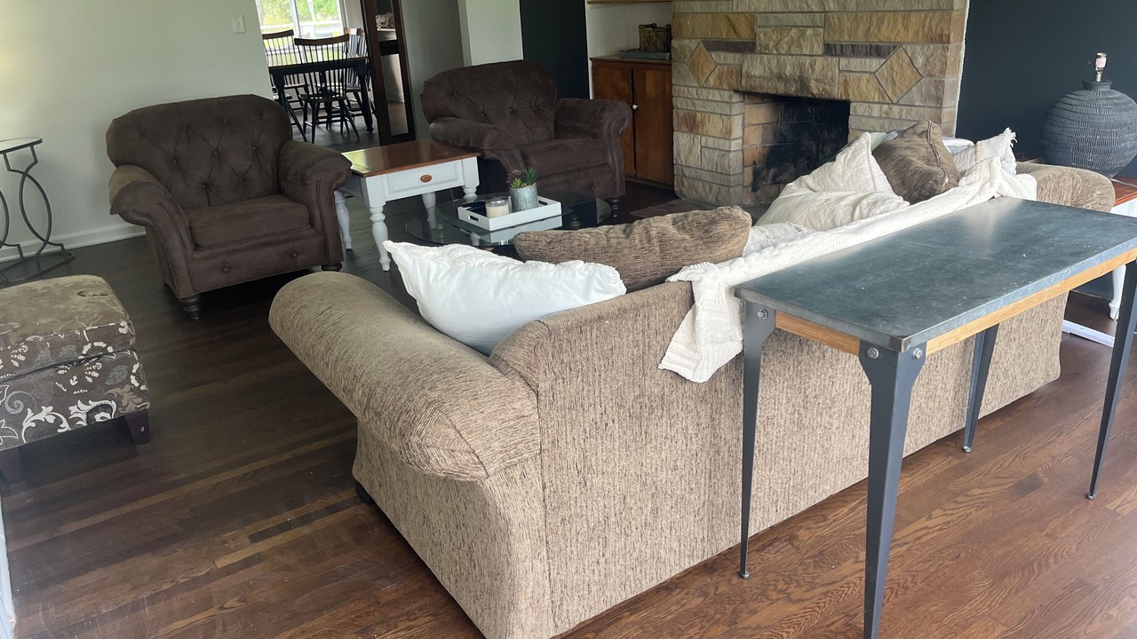 Photo of Livingroom in North Canton