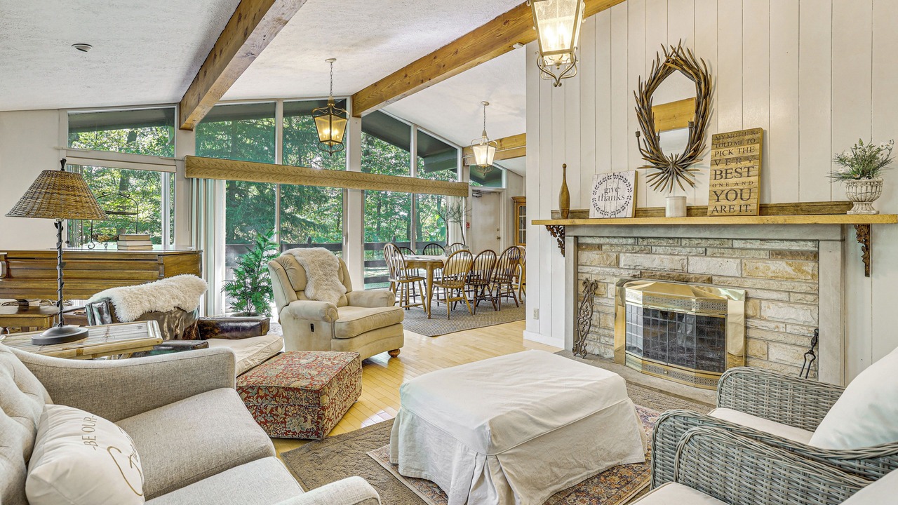 Photo of Livingroom in New Philadelphia