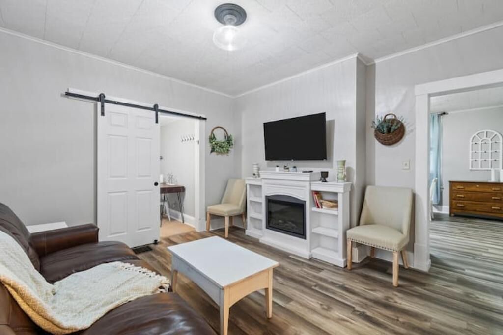 Photo of Livingroom in Martins Ferry