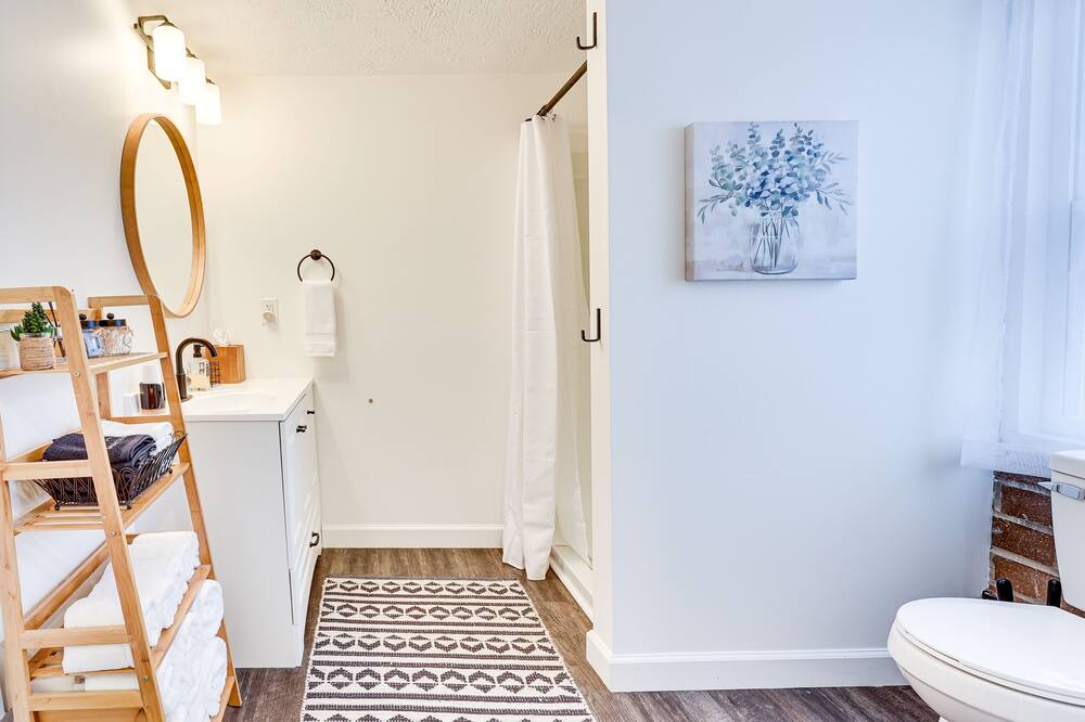 Photo of Bathroom in Greentown