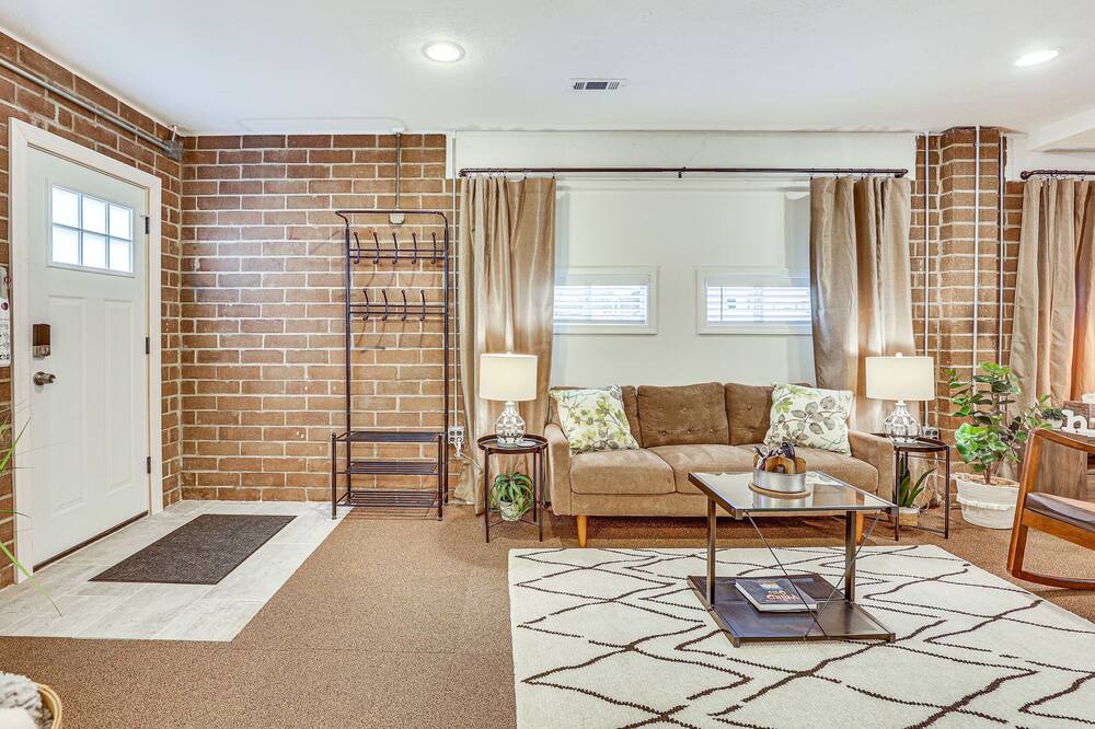 Photo of Livingroom in Greentown