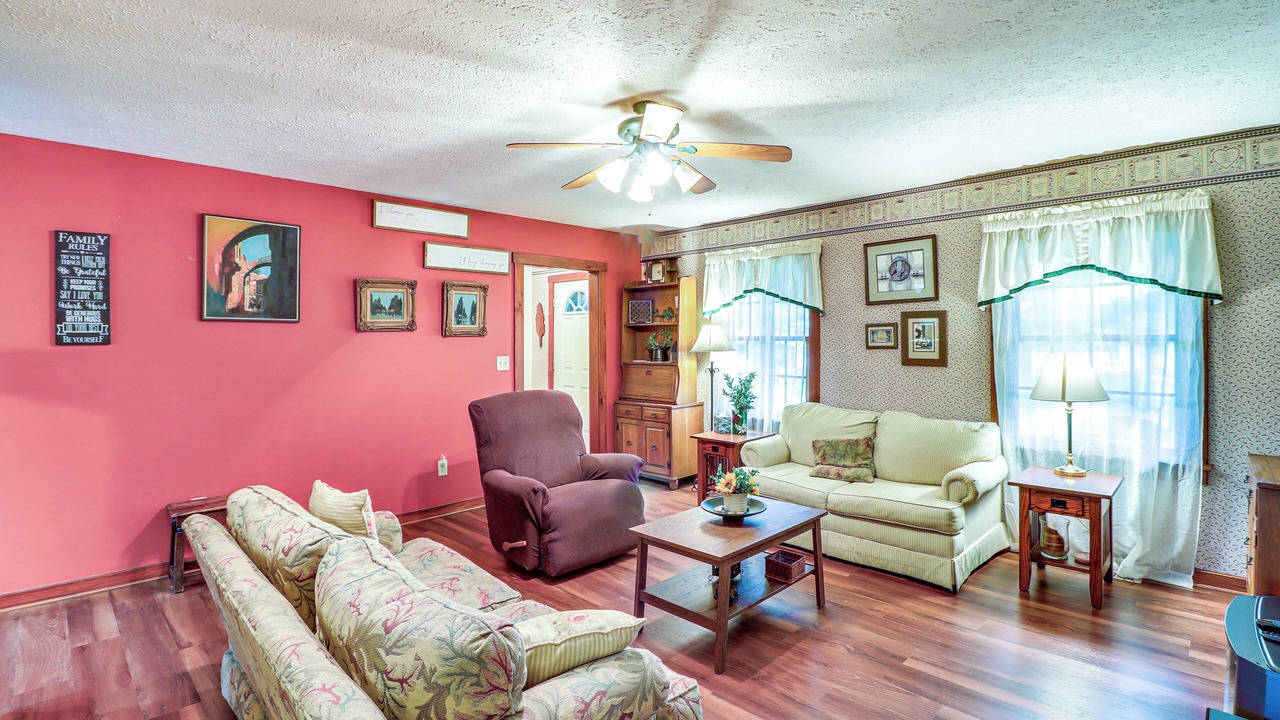 Photo of Livingroom in Heath
