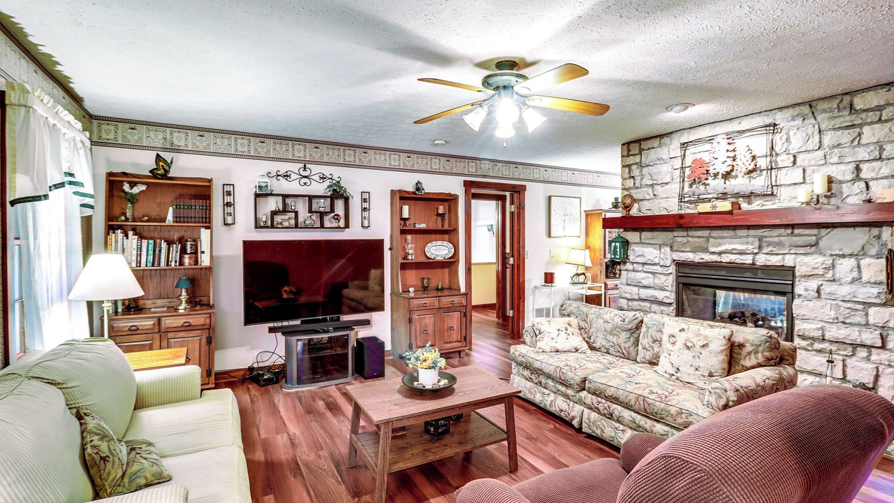 Photo of Livingroom in Heath