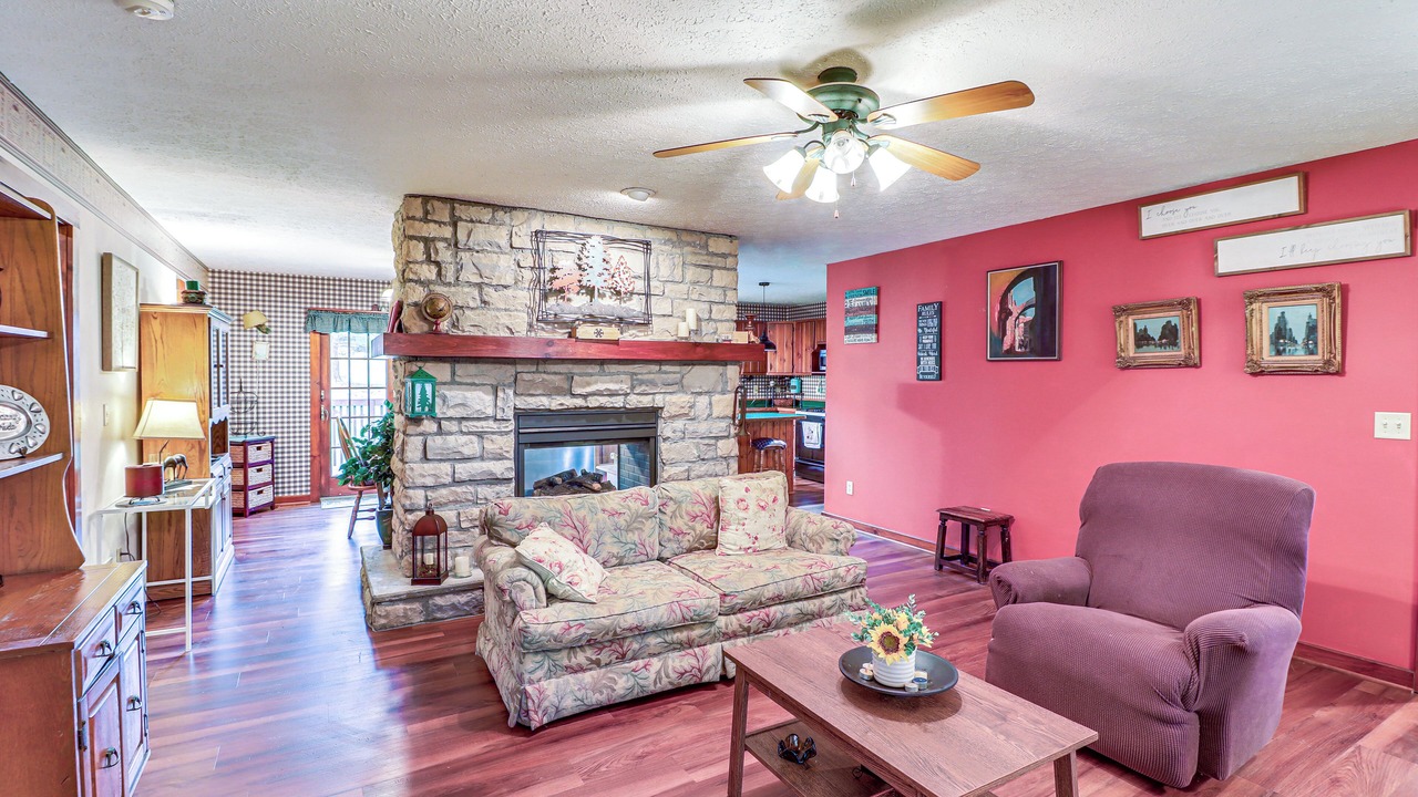 Photo of Livingroom in Heath