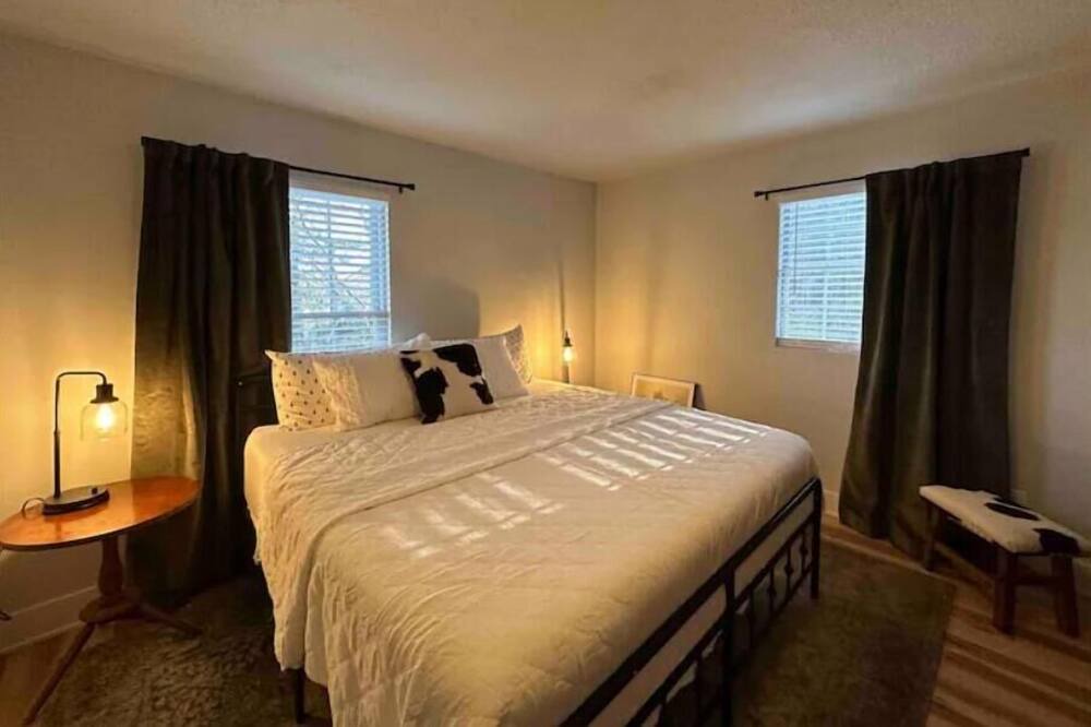 Photo of Bedroom in Granville South