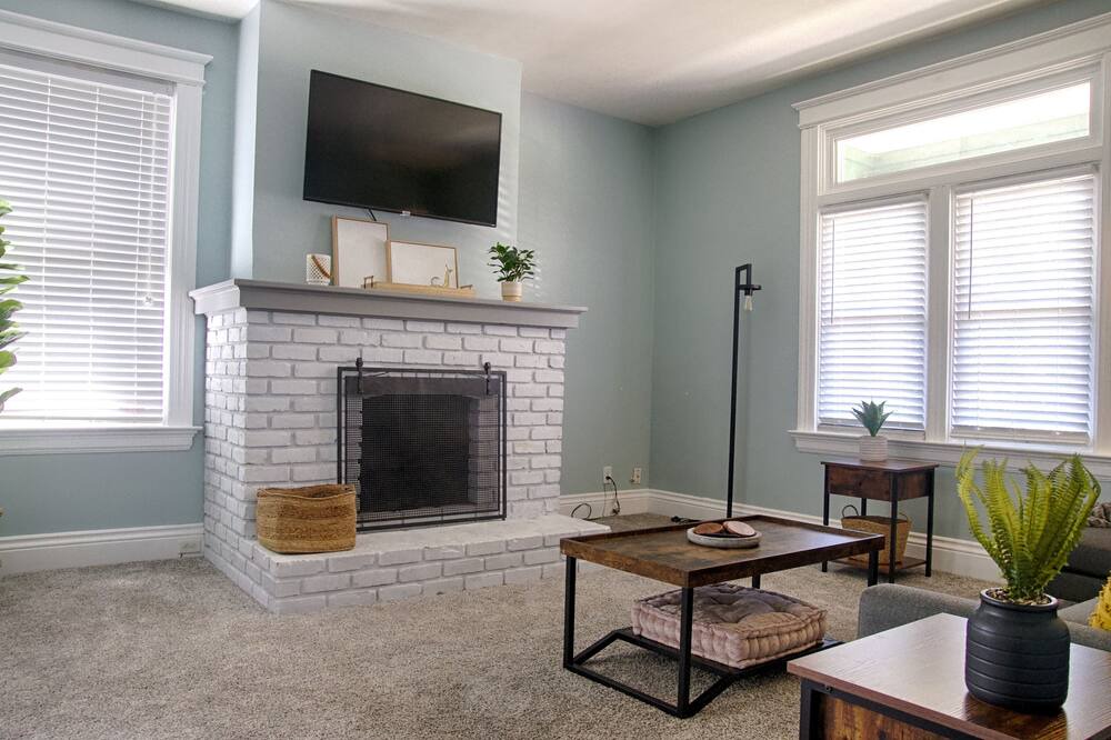 Photo of Livingroom in Westwood