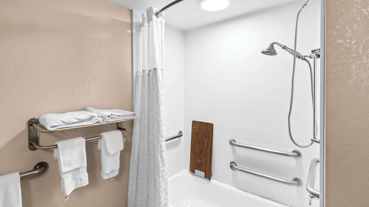 Photo of Bedroom in Heath