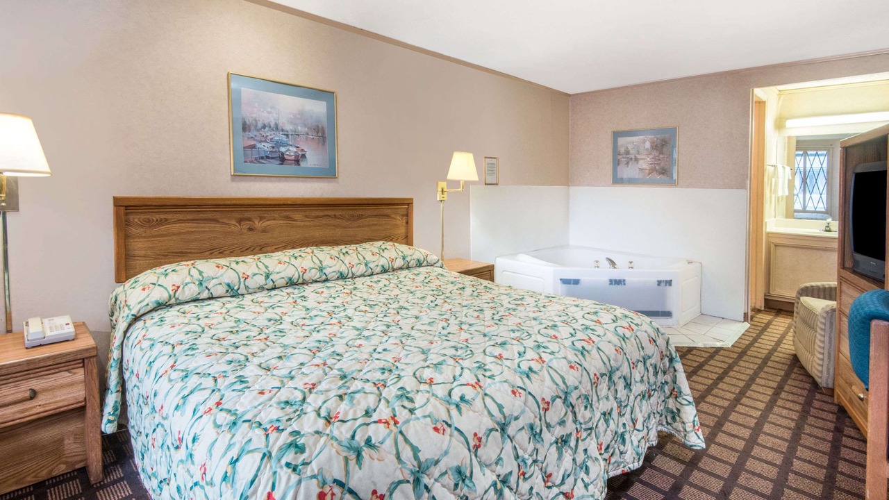 Photo of Bedroom in Canton