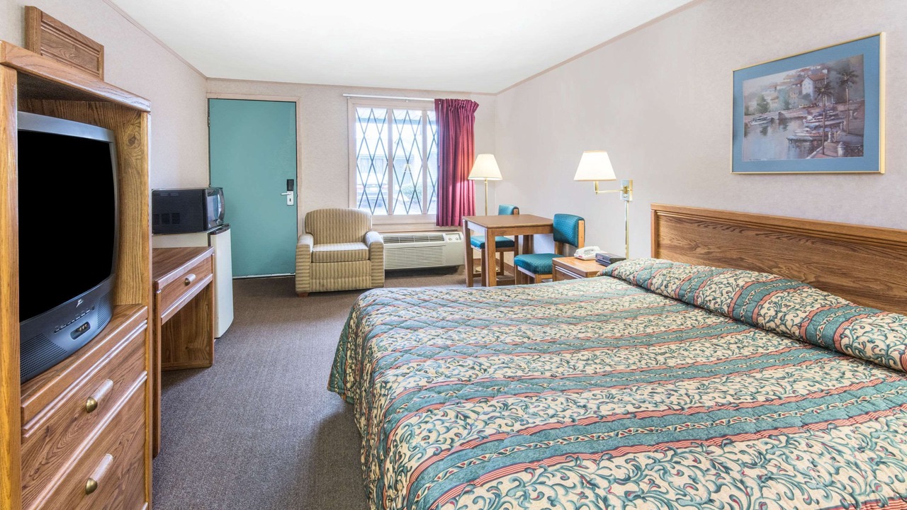 Photo of Livingroom in Canton