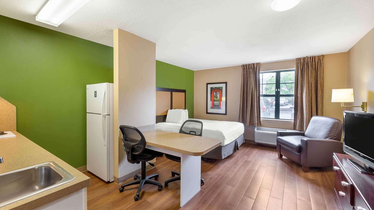 Photo of Livingroom in Akron
