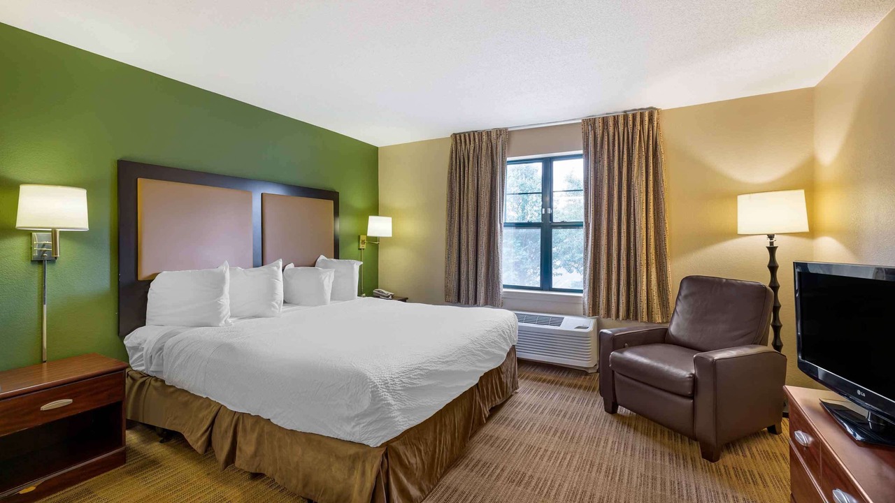 Photo of Bedroom in Akron