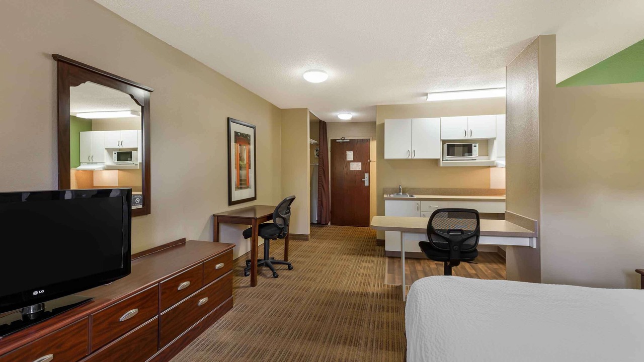 Photo of Livingroom in Akron