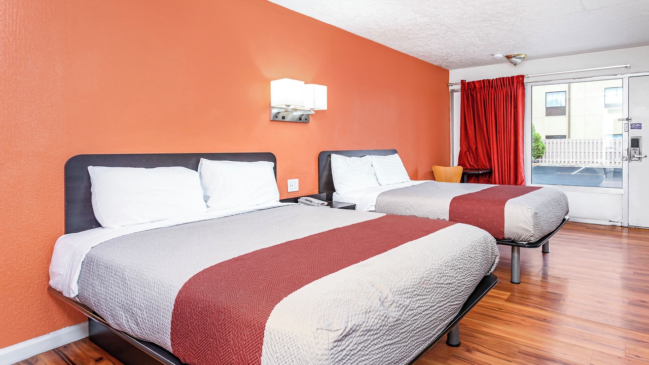 Photo of Bedroom in Summit Station
